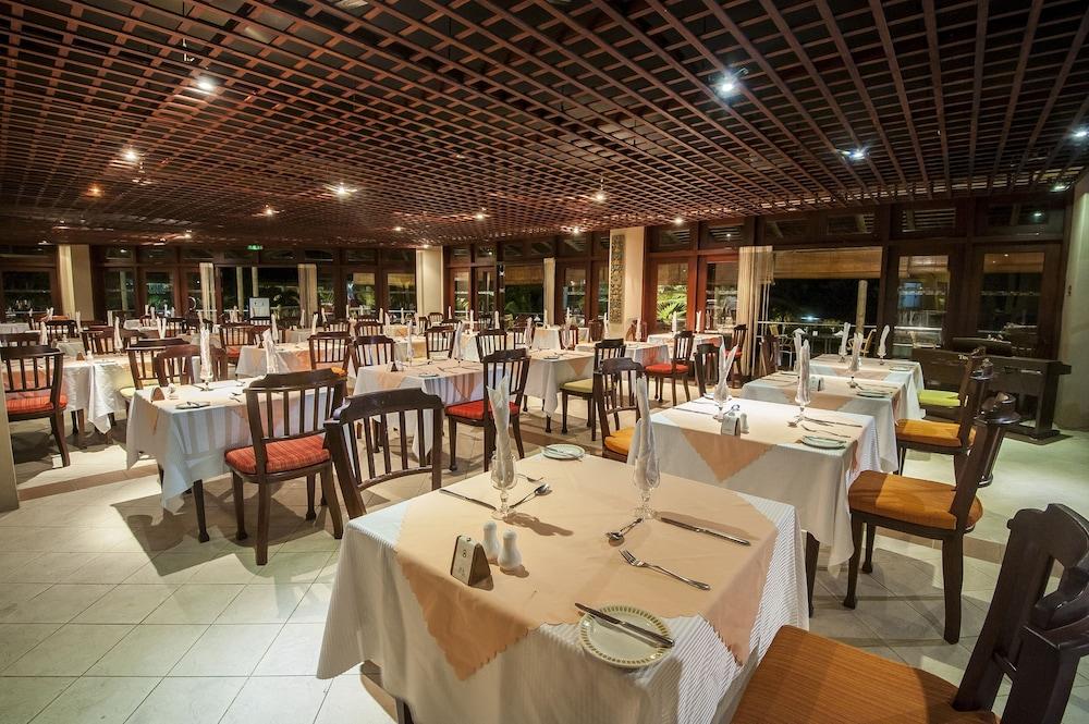Jalsa Beach Hotel & Spa Пост-Лафайет Экстерьер фото